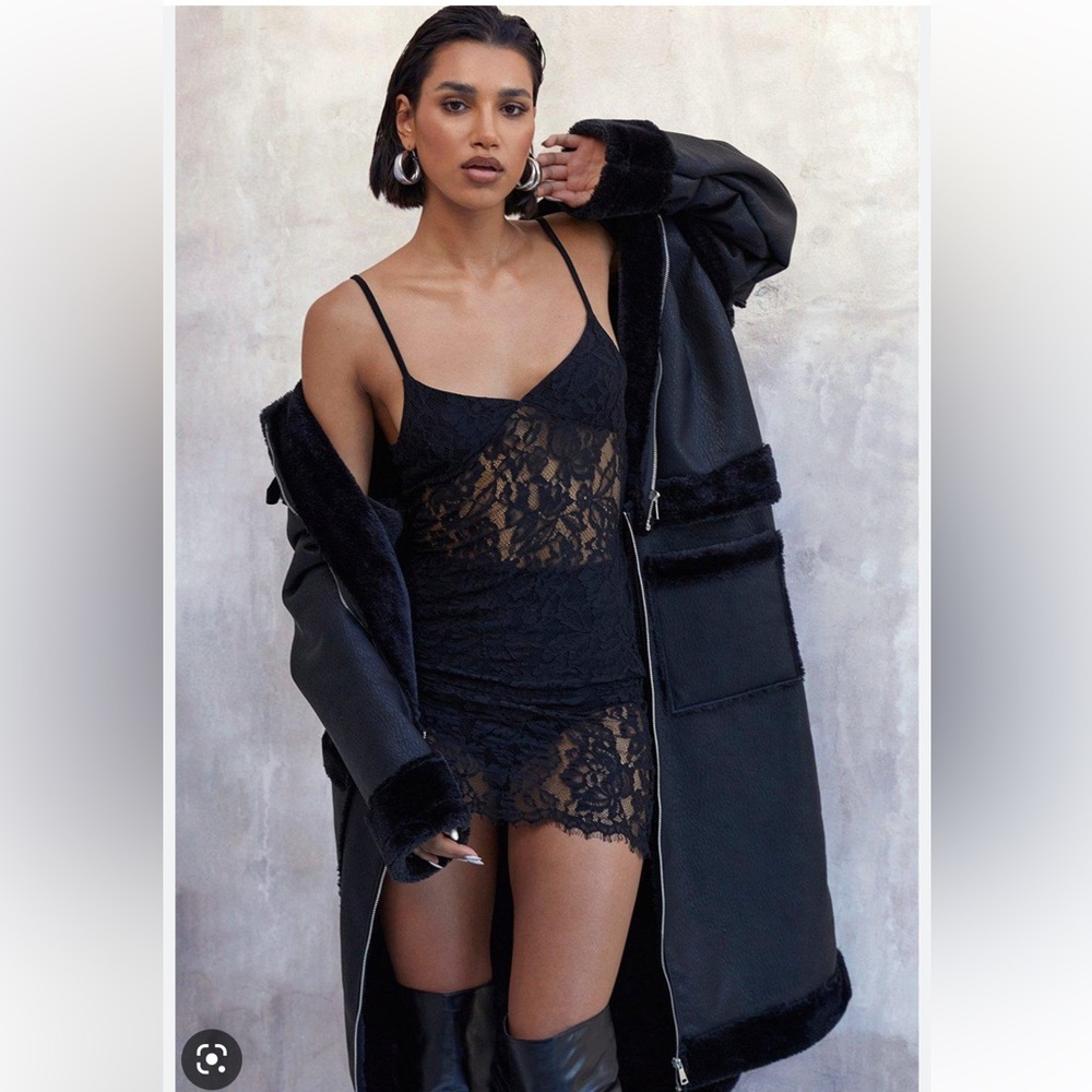 Kourtney kardashian boohoo lace dress
